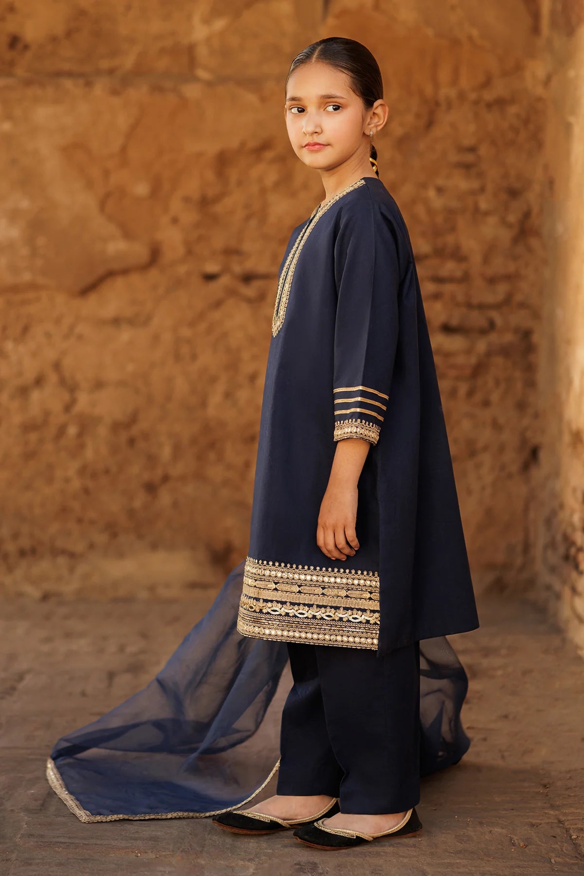 Kids 3PC Embroidered Linen Dress With Net Dupatta - Unstitched