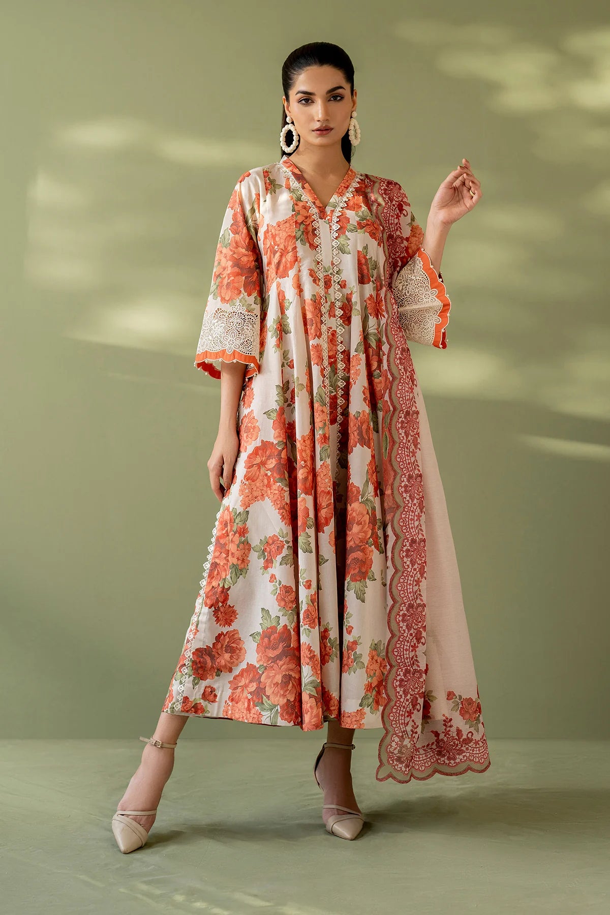 Baroque Floral Embroidered Linen 3-Piece