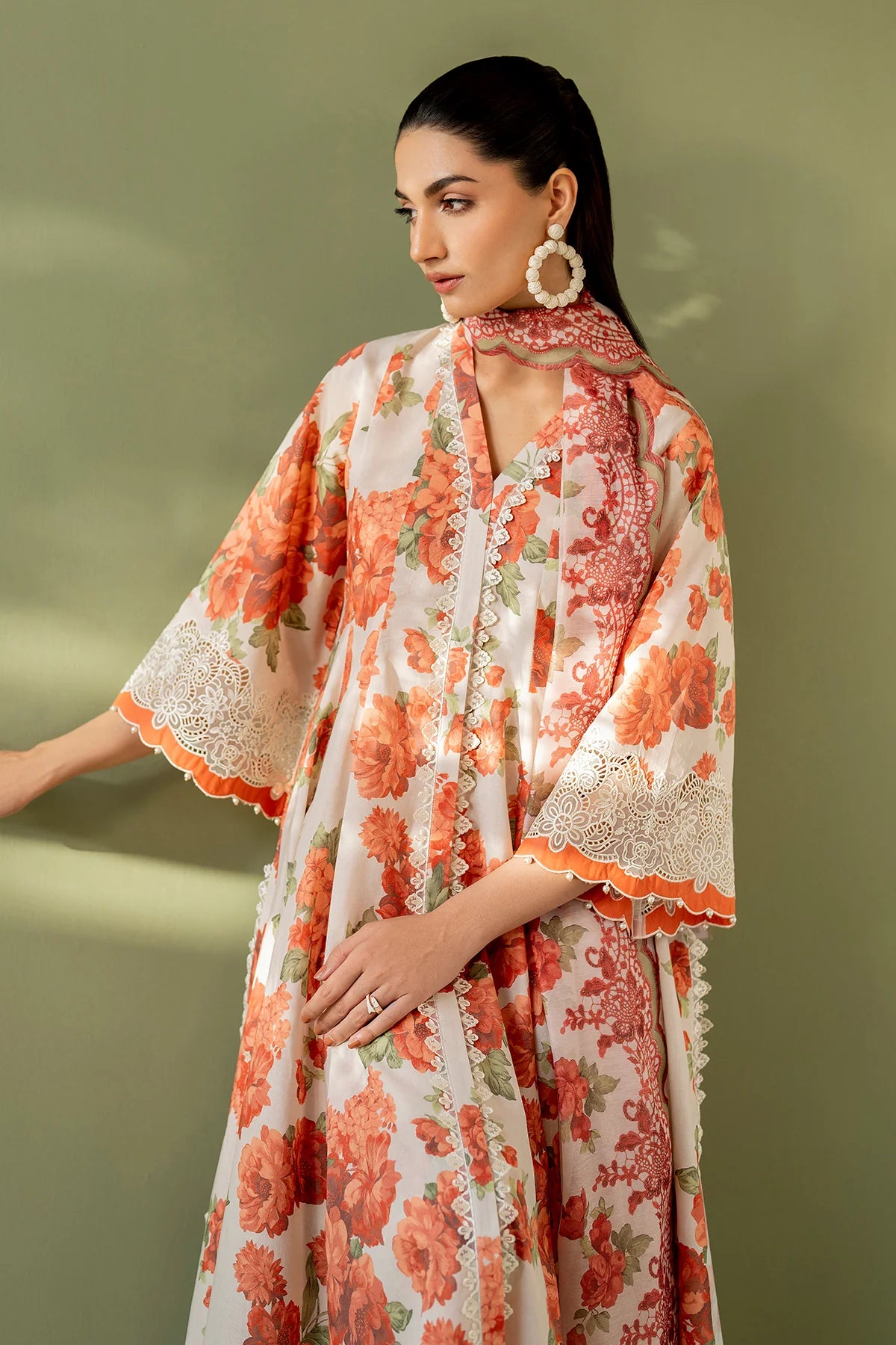 Baroque Floral Embroidered Linen 3-Piece