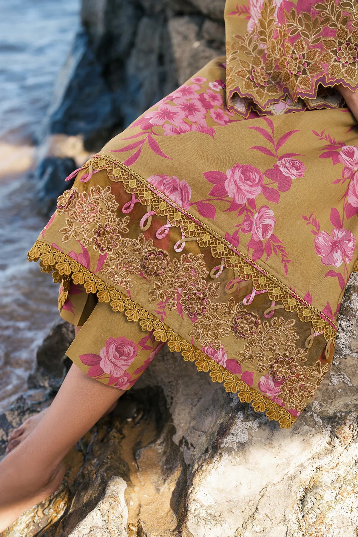 Baroque Embroidered Floral Lawn Ensemble – 3-Piece Suit