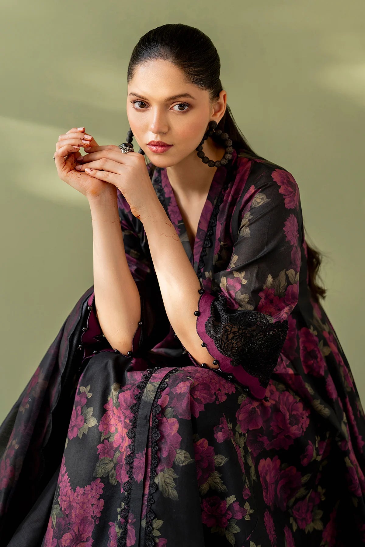 Baroque Floral Embroidered Linen 3-Piece