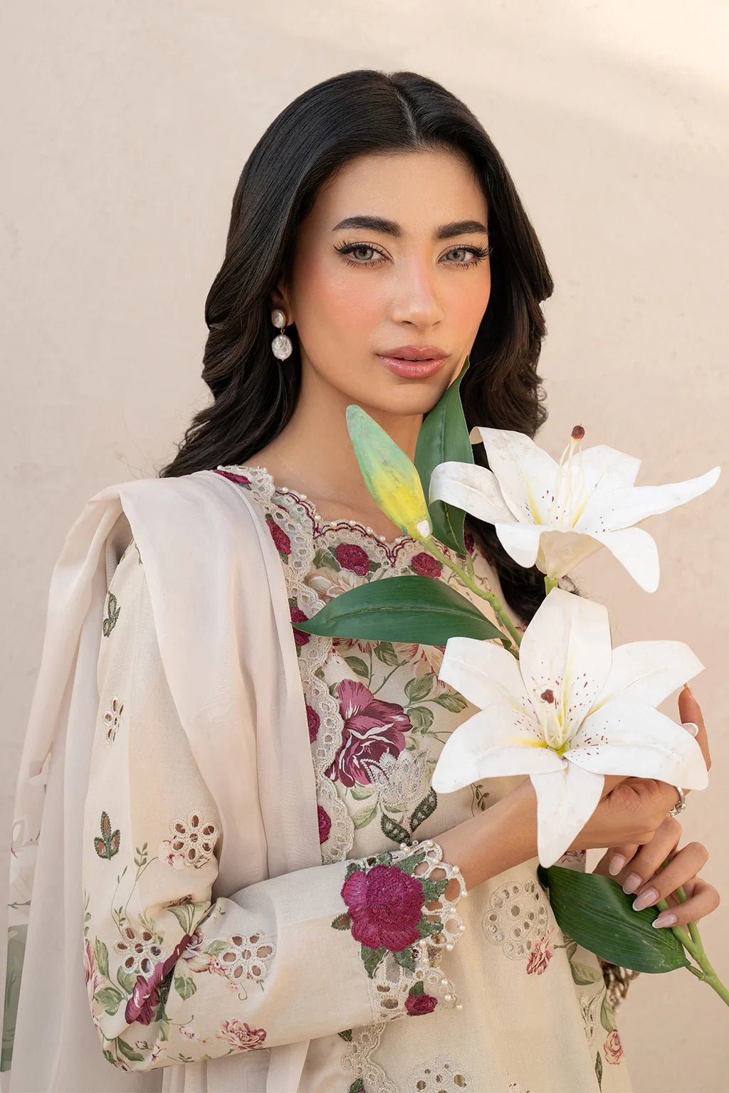 Borer Embroidered Printed Linen Suit with Silk Dupatta