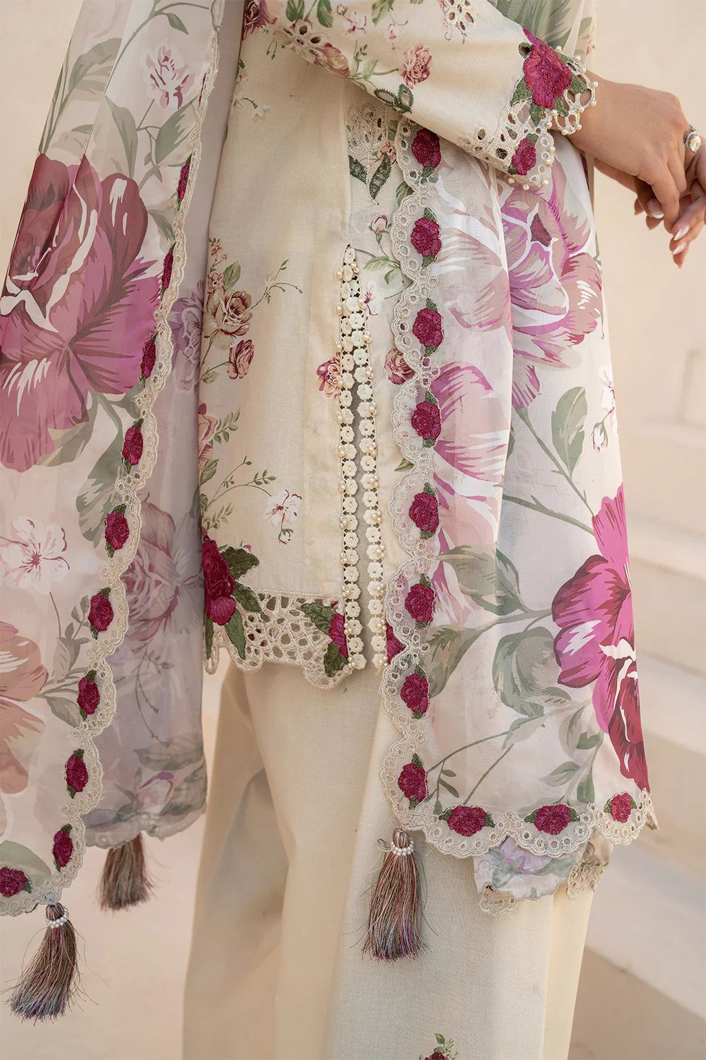 Borer Embroidered Printed Linen Suit with Silk Dupatta