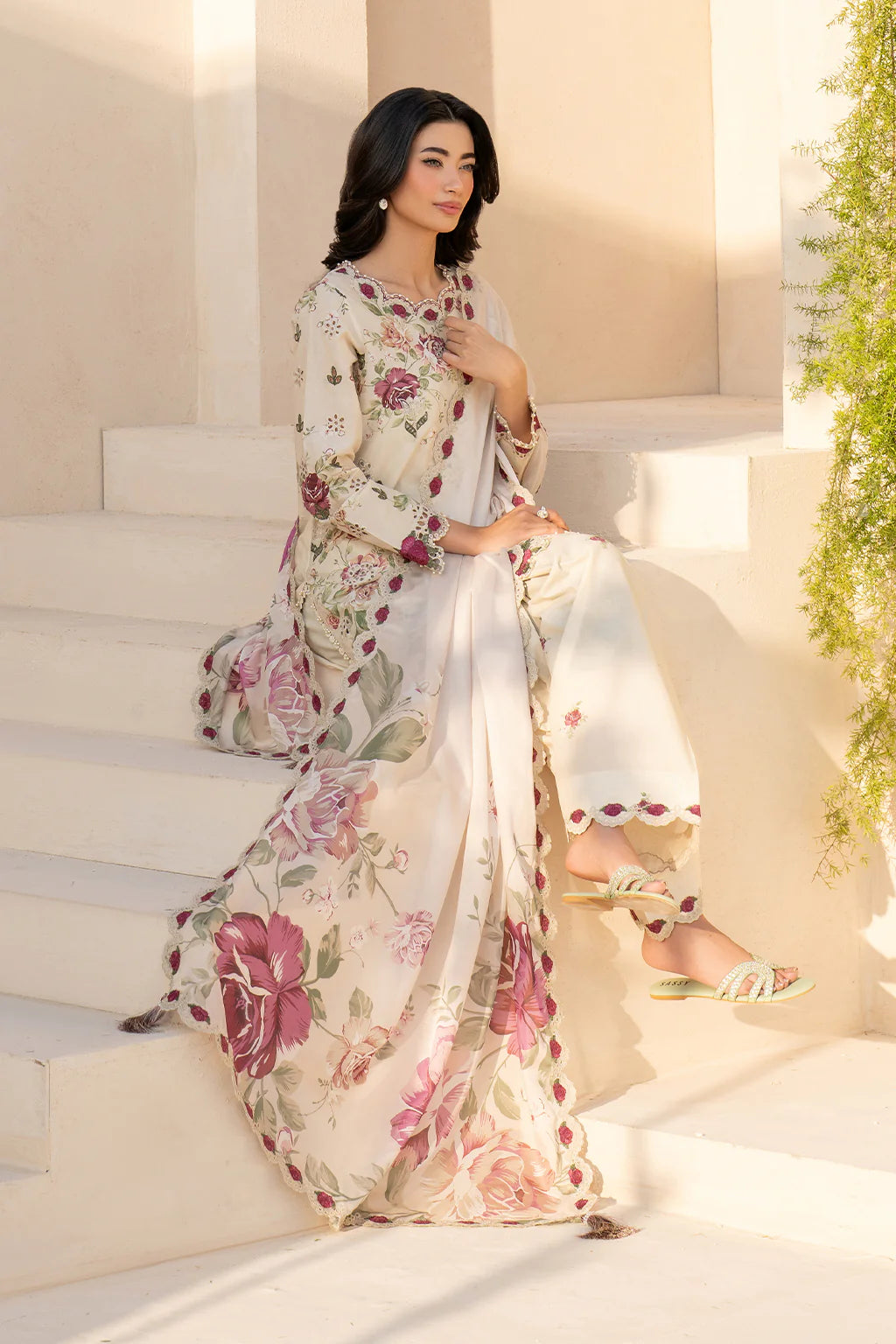 Borer Embroidered Printed Linen Suit with Silk Dupatta